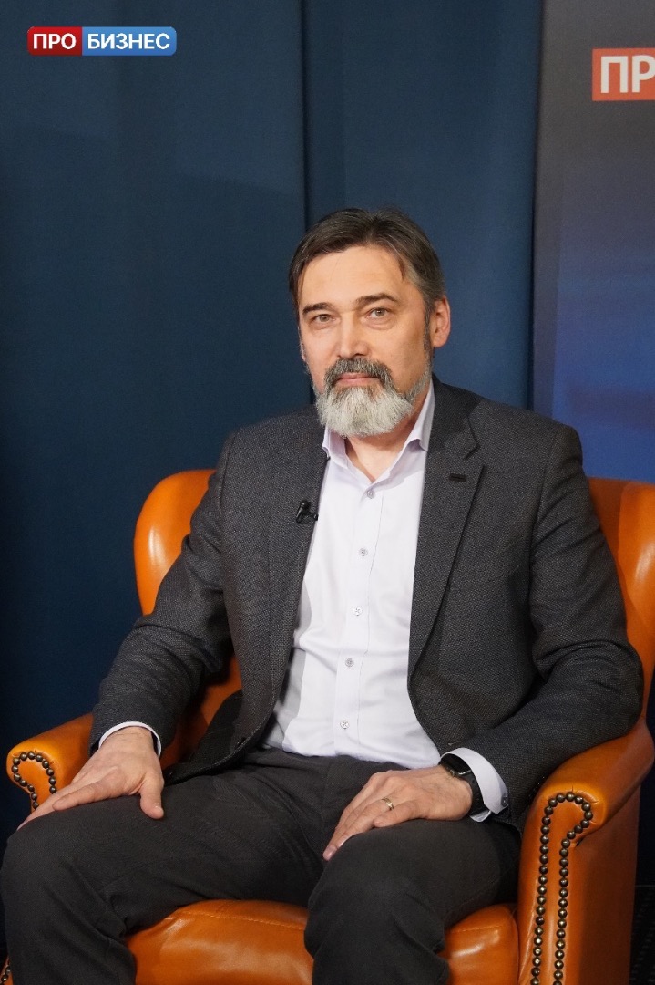 Автор и ведущий Ринат Гимранов.