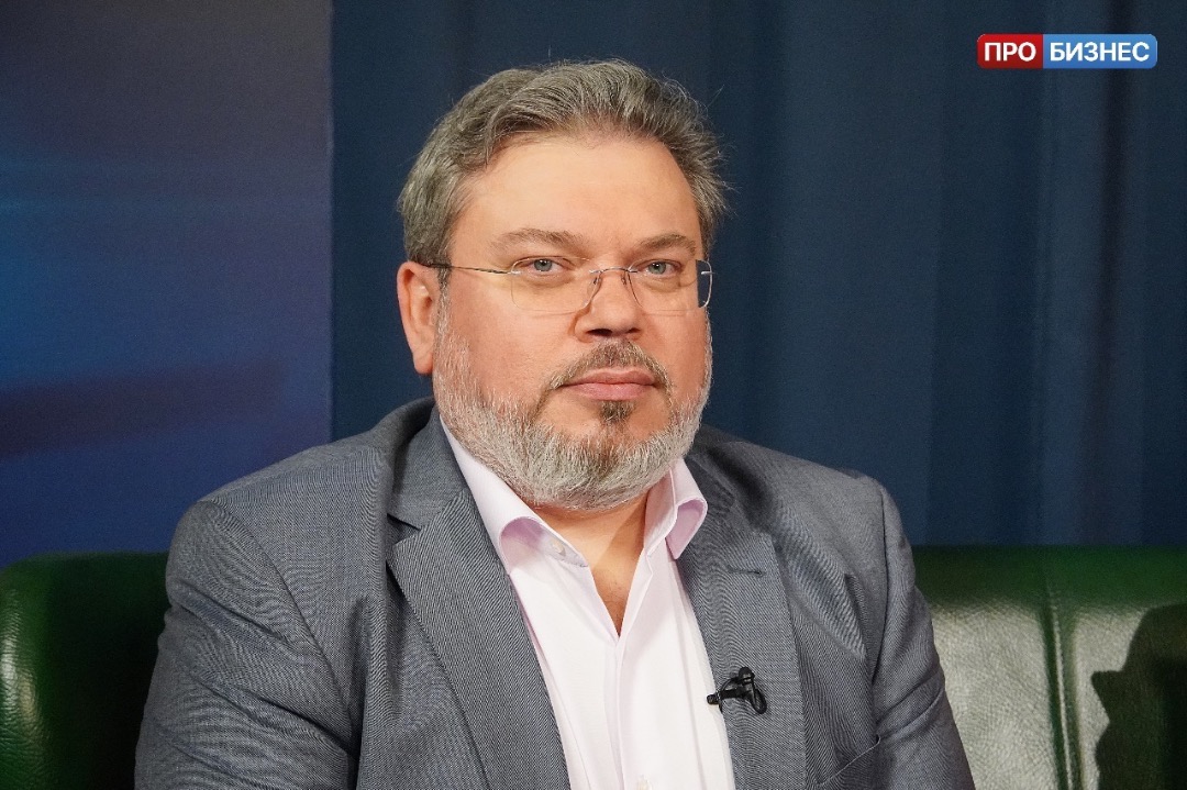 Герой программы Алексей Коробков, руководитель Практики 1С, директор Kept.