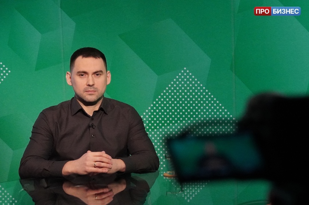 Герой программы Константин Воронин, управляющий интернет-магазином EKF.